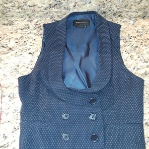 Button down vest